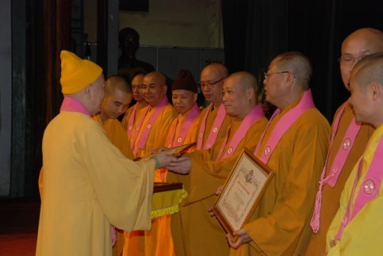 Hà Nội: Bế giảng khoá V và khai giảng khoá VI Học viện PGVN tại Hà Nội ảnh 4