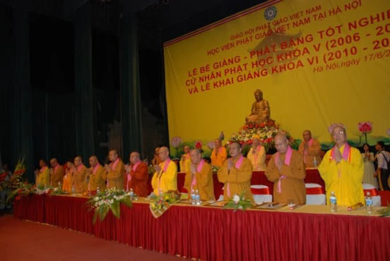Hà Nội: Bế giảng khoá V và khai giảng khoá VI Học viện PGVN tại Hà Nội ảnh 8