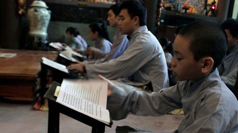 Giới trẻ Hà thành vào chùa học Đạo
