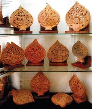 Các kiểu lá đề trang trí triều Trần