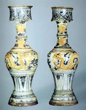 Chân đèn thời Mạc