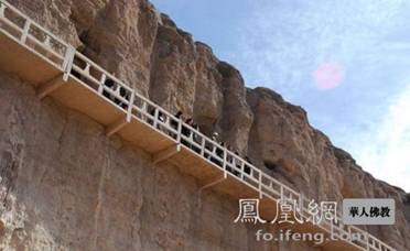 Động đá Du Lâm nằm cô tịch trên bãi Gobi - huyện An Tây, tỉnh Cam - Trung Quốc ảnh 12 dulam 12.jpg