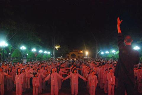 Mỗi ngày các phật tử phải dậy từ 4h30 phút sáng để tập thể dục.