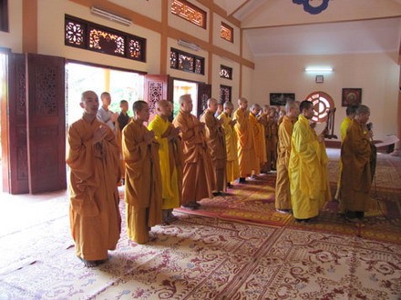 Phú Thọ: Ban Trị sự Tỉnh hội Phật giáo tổ chức an cư kiết hạ năm 2010 ảnh 4 ancu_4.jpg