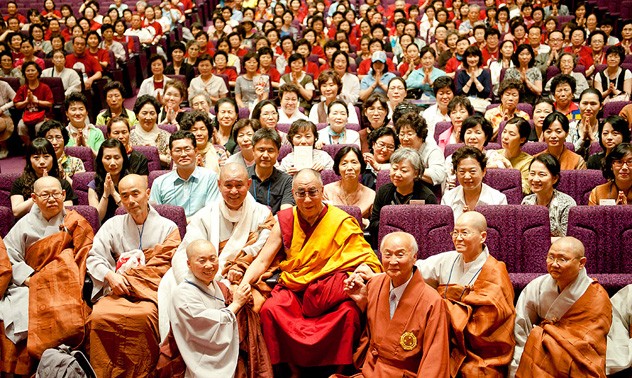 Nhật Bản: Hàng trăm Tăng Ni, Phật tử Hàn Quốc đến nghe Đức Dalai Lama thuyết giảng ảnh 2 han 2.jpg