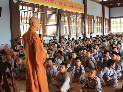 Chùm ảnh: Học hè ở Thiền viện Trúc Lâm ảnh 9