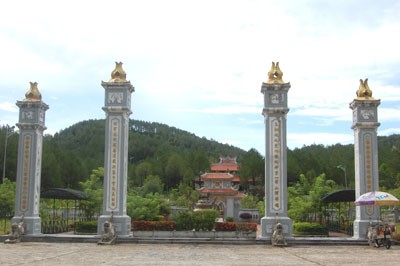 Thăm Trung tâm Văn hoá Huyền Trân