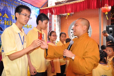 Lạng Sơn: Khai mạc khoá tu “Một ngày hè an lạc” cho 600 thanh thiếu niên trong tỉnh ảnh 38 Lạng Sơn: Khai mạc khoá tu “Một ngày hè an lạc” cho 600 thanh thiếu niên trong tỉnh ảnh 38