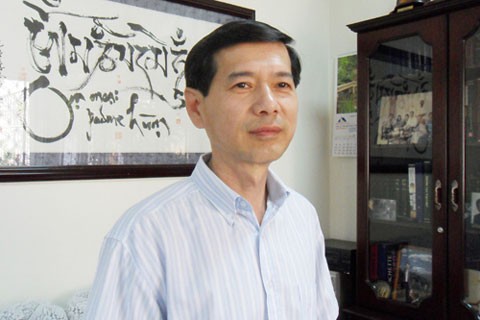 "Khoảng trống" trong tranh của tôi chính là để tâm người xem "có chỗ để vào" hòa nhập và cảm được ý cảnh của tranh cũng như thể hội được ý của tác giả muốn diễn đạt. d