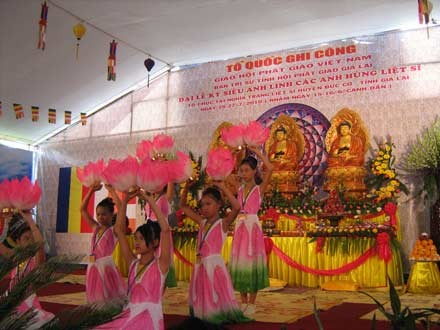 Gia Lai: Đại lễ kỳ siêu anh hùng liệt sĩ tại Nghĩa trang Liệt sĩ huyện Đức Cơ ảnh 4 causieu-2.jpg