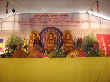 Gia Lai: Đại lễ kỳ siêu anh hùng liệt sĩ tại Nghĩa trang Liệt sĩ huyện Đức Cơ ảnh 3 gialai-1.jpg