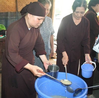 Nuôi ước nguyện, sẻ chia với người nghèo ảnh 1 nguoingheo.bmp