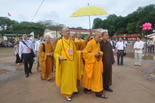 Chùm ảnh: Khai mạc Đại lễ Phật giáo kỷ niệm 1.000 năm Thăng Long - Hà Nội ảnh 2