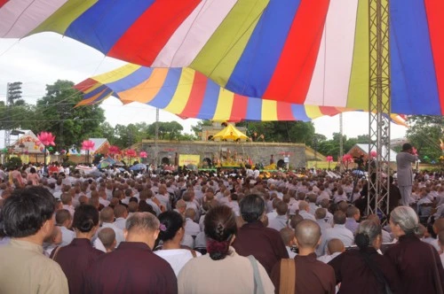 Chùm ảnh: Khai mạc Đại lễ Phật giáo kỷ niệm 1.000 năm Thăng Long - Hà Nội ảnh 14