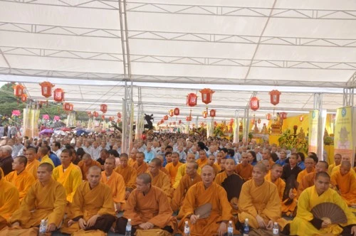 Chùm ảnh: Khai mạc Đại lễ Phật giáo kỷ niệm 1.000 năm Thăng Long - Hà Nội ảnh 58