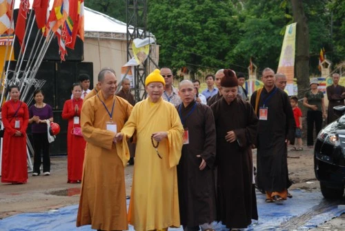 Chùm ảnh: Khai mạc Đại lễ Phật giáo kỷ niệm 1.000 năm Thăng Long - Hà Nội ảnh 3