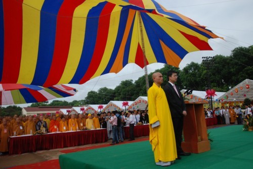 Chùm ảnh: Khai mạc Đại lễ Phật giáo kỷ niệm 1.000 năm Thăng Long - Hà Nội ảnh 17