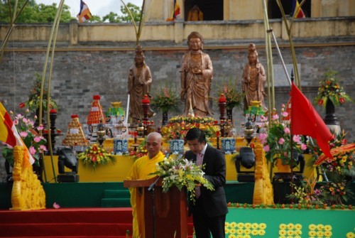 Chùm ảnh: Khai mạc Đại lễ Phật giáo kỷ niệm 1.000 năm Thăng Long - Hà Nội ảnh 24