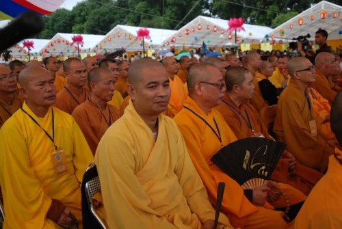 Chùm ảnh: Khai mạc Đại lễ Phật giáo kỷ niệm 1.000 năm Thăng Long - Hà Nội ảnh 25