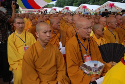 Chùm ảnh: Khai mạc Đại lễ Phật giáo kỷ niệm 1.000 năm Thăng Long - Hà Nội ảnh 28