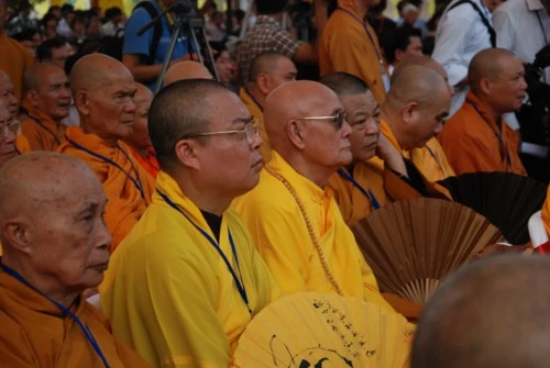 Chùm ảnh: Khai mạc Đại lễ Phật giáo kỷ niệm 1.000 năm Thăng Long - Hà Nội ảnh 29