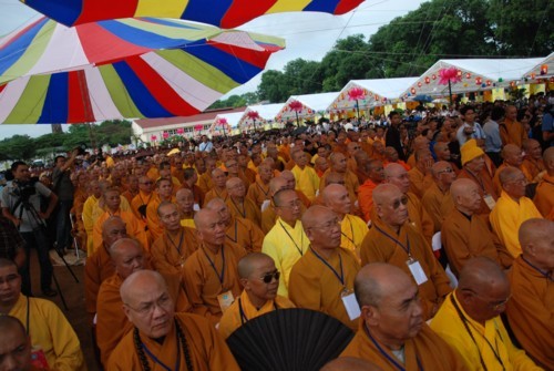 Chùm ảnh: Khai mạc Đại lễ Phật giáo kỷ niệm 1.000 năm Thăng Long - Hà Nội ảnh 30