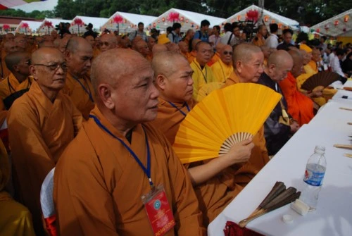 Chùm ảnh: Khai mạc Đại lễ Phật giáo kỷ niệm 1.000 năm Thăng Long - Hà Nội ảnh 34