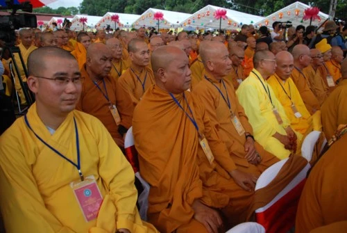 Chùm ảnh: Khai mạc Đại lễ Phật giáo kỷ niệm 1.000 năm Thăng Long - Hà Nội ảnh 38