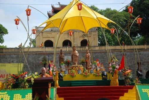 Chùm ảnh: Khai mạc Đại lễ Phật giáo kỷ niệm 1.000 năm Thăng Long - Hà Nội ảnh 47