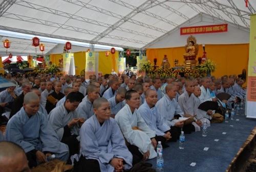 Chùm ảnh: Khai mạc Đại lễ Phật giáo kỷ niệm 1.000 năm Thăng Long - Hà Nội ảnh 48