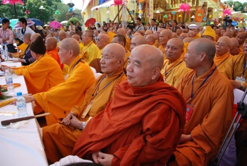 Chùm ảnh: Khai mạc Đại lễ Phật giáo kỷ niệm 1.000 năm Thăng Long - Hà Nội ảnh 56