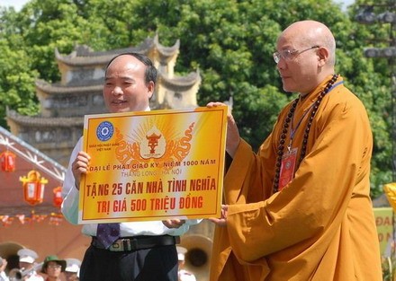 Chùm ảnh: Đại lễ Phật giáo 1.000 năm Thăng Long ảnh 3 hanoi_05.jpg