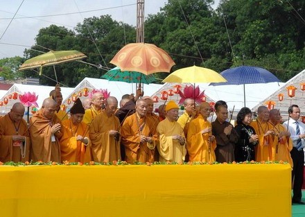 Chùm ảnh: Đại lễ Phật giáo 1.000 năm Thăng Long ảnh 4 hanoi_06.jpg