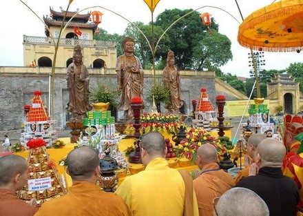 Chùm ảnh: Đại lễ Phật giáo 1.000 năm Thăng Long ảnh 7 hanoi_09.jpg