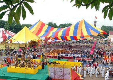 Chùm ảnh: Đại lễ Phật giáo 1.000 năm Thăng Long ảnh 8 hanoi_10.jpg