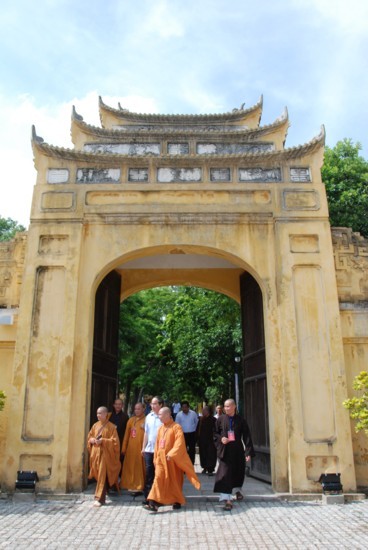 Phó Thủ tướng Nguyễn Thiện Nhân dâng hương tưởng niệm tại Hoàng thành Thăng Long ảnh 7 Phó Thủ tướng Nguyễn Thiện Nhân dâng hương tưởng niệm tại Hoàng thành Thăng Long ảnh 7