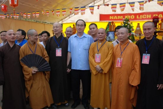 Phó Thủ tướng Nguyễn Thiện Nhân dâng hương tưởng niệm tại Hoàng thành Thăng Long ảnh 17