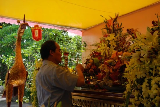 Phó Thủ tướng Nguyễn Thiện Nhân dâng hương tưởng niệm tại Hoàng thành Thăng Long ảnh 6