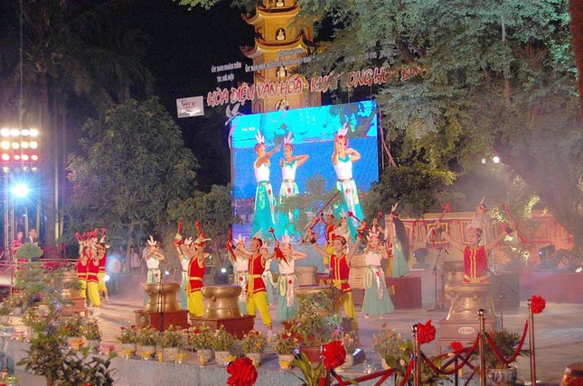 Màn biểu diễn “Vũ điệu trống đồng”