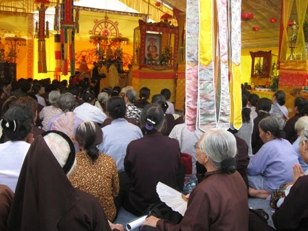 Lễ cầu siêu diễn ra trang nghiêm tại Hoàng thành Thăng Long.