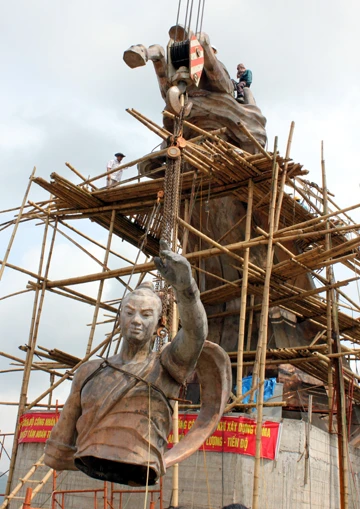 Hà Nội: Hoàn tất phần cuối dựng tượng đài Thánh Gióng trên núi Đá Chồng -Sóc Sơn ảnh 5