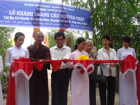 Sóc Trăng: Chùa Thiên Thới phát quà cho dân nghèo ảnh 13