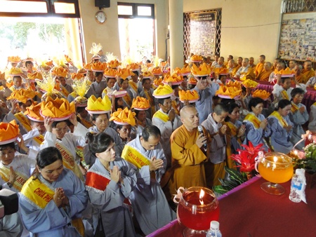 Sóc Trăng: Chùa Phật học tổ chức Vu lan, dâng y ảnh 11