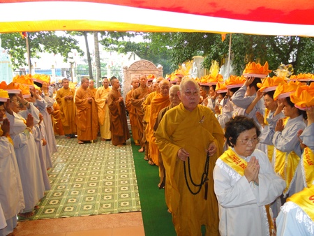 Sóc Trăng: Chùa Phật học tổ chức Vu lan, dâng y ảnh 3