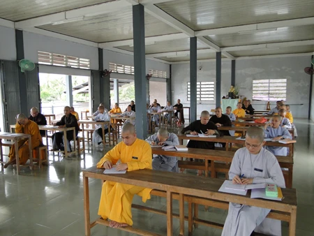 Sóc Trăng: Trường Trung cấp Phật học thi học kỳ I năm thứ 3 ảnh 2
