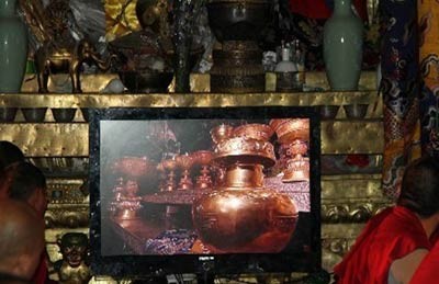Nghi thức tấn phong Phật sống truyền thế ở Tây Tạng ảnh 2 Nghi thức tấn phong Phật sống truyền thế ở Tây Tạng ảnh 2