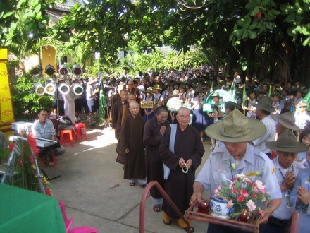 Cung nghinh chu ton duc trong BTS tinh_resize.jpg