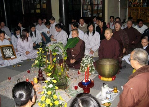 Thiền trà được đông đảo các bạn trẻ lựa chọn. Ảnh: Quang Toàn.