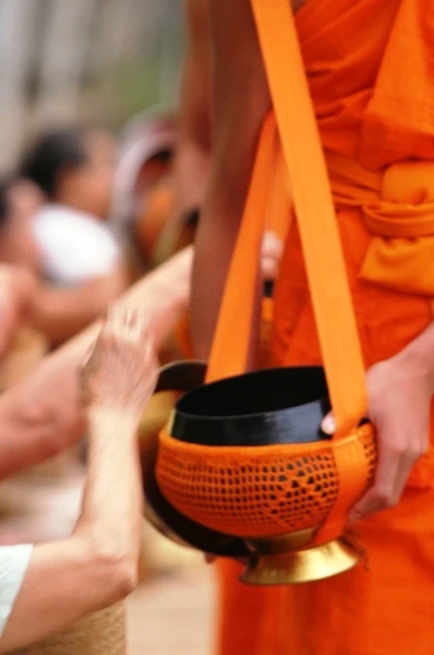 Thoang bong ca sa Luangprabang