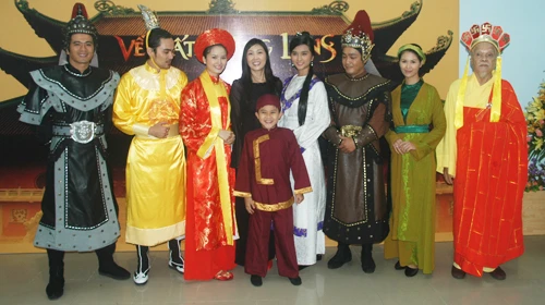 Các diễn viên tham gia phim Về đất Thăng Long - Ảnh: M&T Pictures